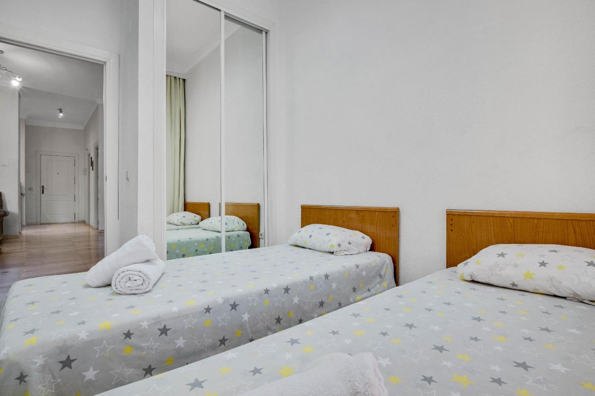 Apartamento Para 6 Con Wifi, Ac, Piscina Y Parking Gratis ベナルマデナ エクステリア 写真