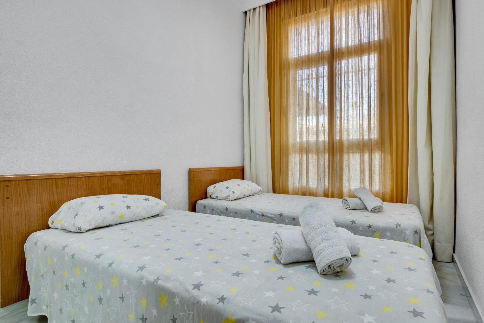 Apartamento Para 6 Con Wifi, Ac, Piscina Y Parking Gratis ベナルマデナ エクステリア 写真